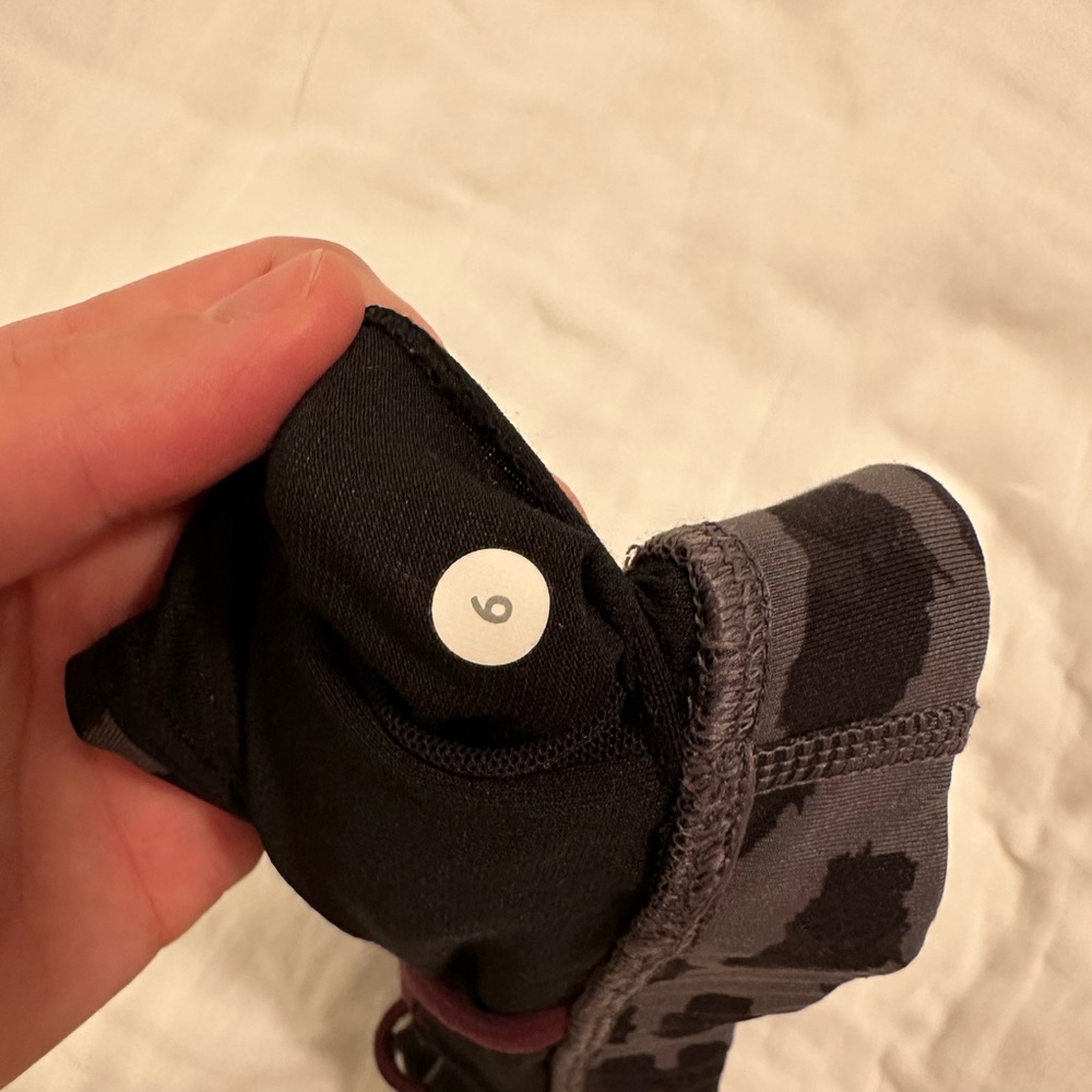 Lululemon sport bra - Picture 3 of 3